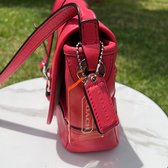 COACH Hadley Leather Field Bag - Picture 5 of 16